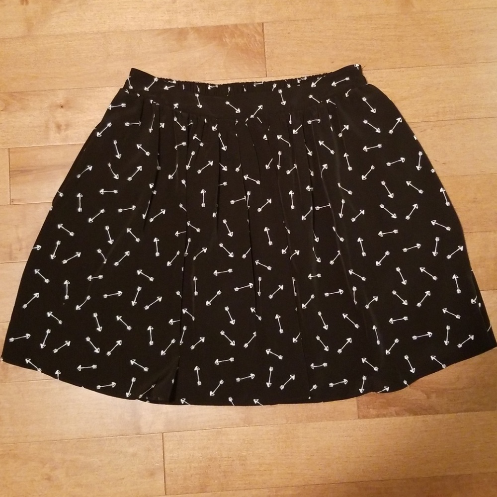 LC Lauren Conrad Black Arrow Print Skirt - Small